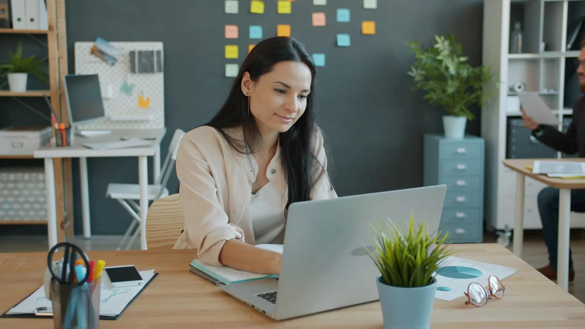 Como o conteúdo transformou o conhecimento de uma planejadora financeira em convites para aulas e cursos in company